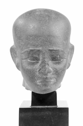 statue, image 8/11