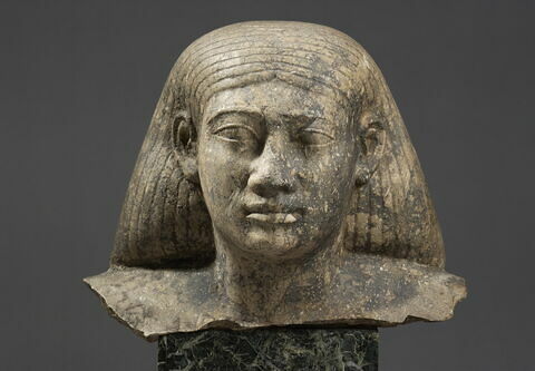 statue, image 7/13