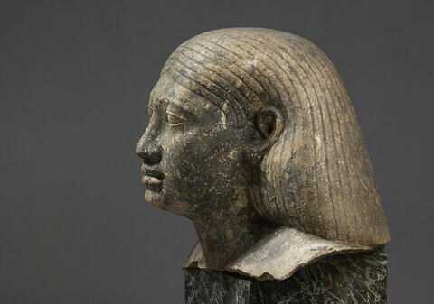 statue, image 8/13