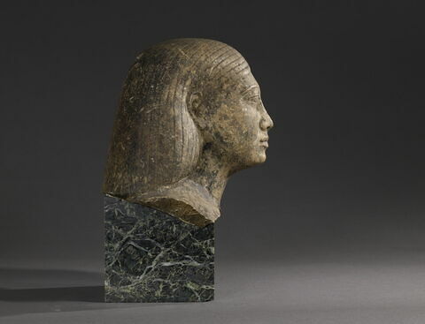 statue, image 5/13