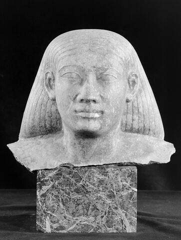 statue, image 10/13