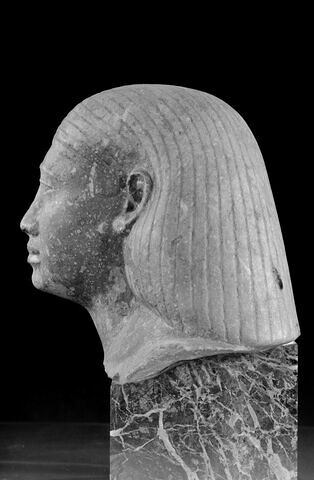 statue, image 11/13