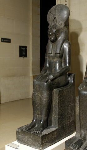 statue, image 7/15
