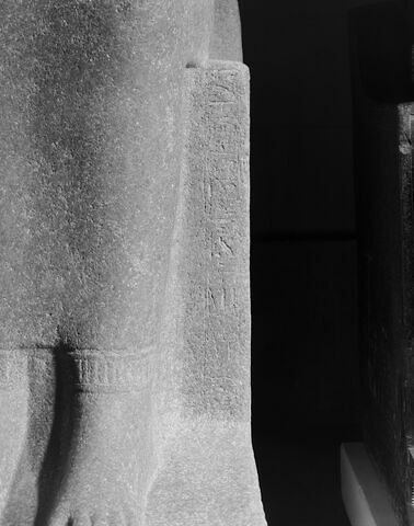 statue, image 5/6