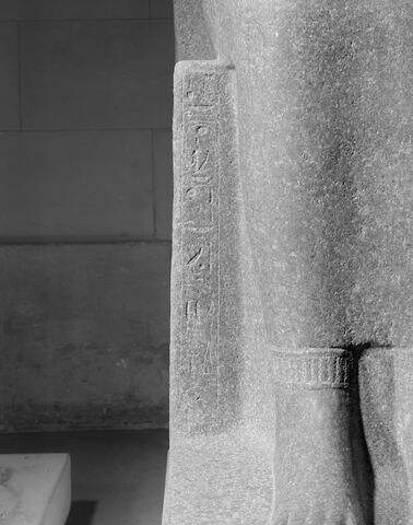 statue, image 6/6