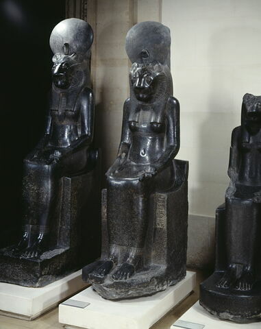 statue, image 8/10