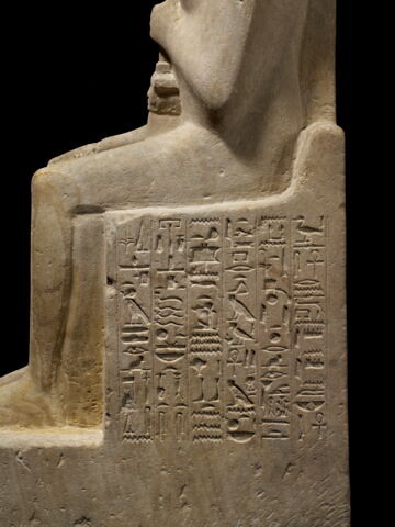 statue, image 7/8
