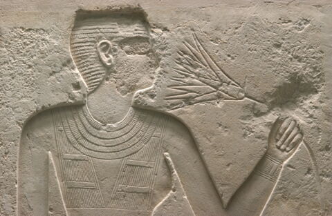 relief mural ; pilier, image 2/5