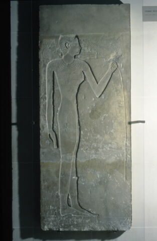 relief mural ; pilier, image 3/5