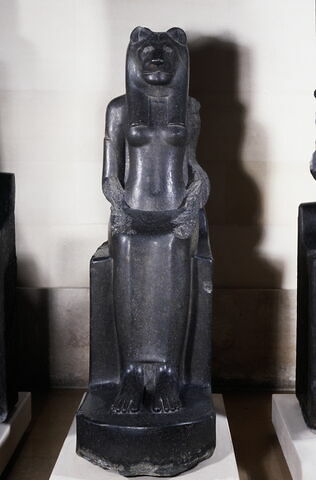statue, image 6/6