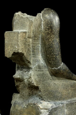 statue, image 5/10