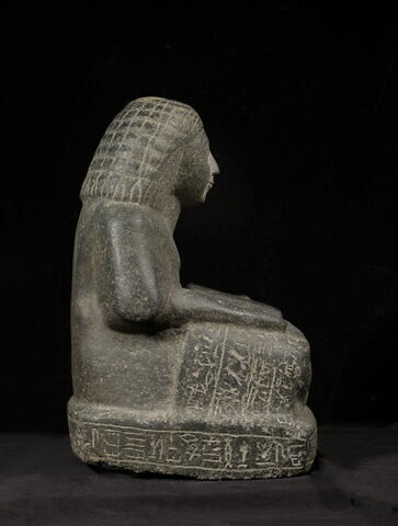 statue de scribe assis en tailleur, image 5/12