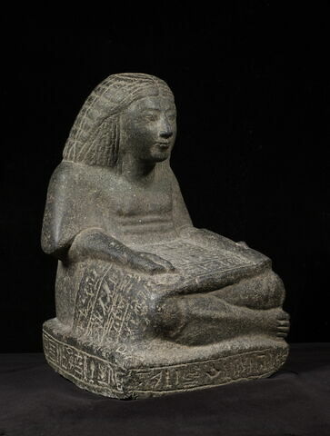 statue de scribe assis en tailleur, image 6/12