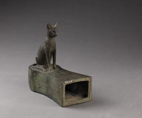 cercueil de chat ; figurine