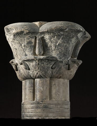 modèle de sculpteur  ; colonne