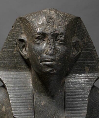 statue, image 7/10