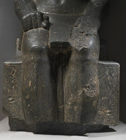 statue, image 8/10