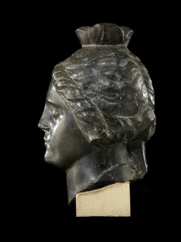 statuette, image 4/4