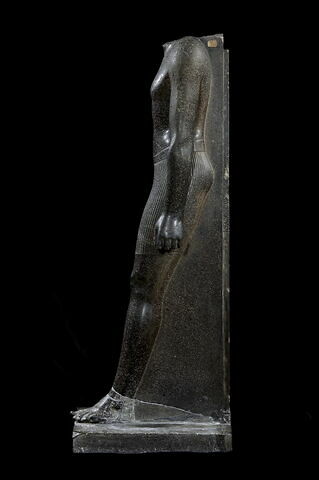 statue, image 2/8