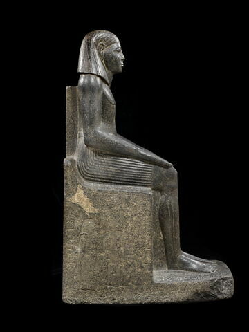 statue, image 4/10