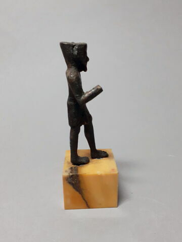 figurine, image 2/4