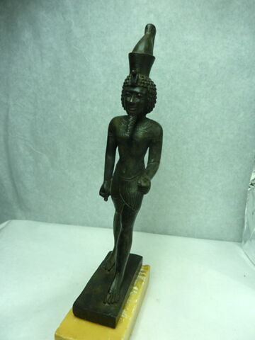 figurine