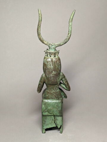 figurine d'Isis allaitant, image 3/9