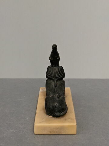 figurine, image 2/4