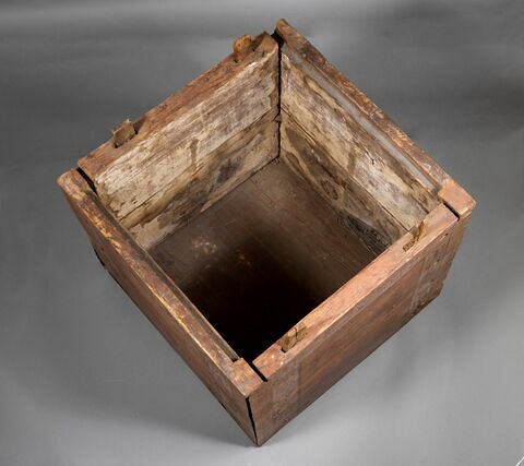 coffre à canopes à 4 compartiments ; coffre à canopes carré ; coffre à canopes à couvercle bombé, image 4/8