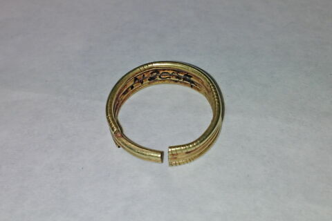 boucle d'oreille en anneaux coupés accolés, image 2/2