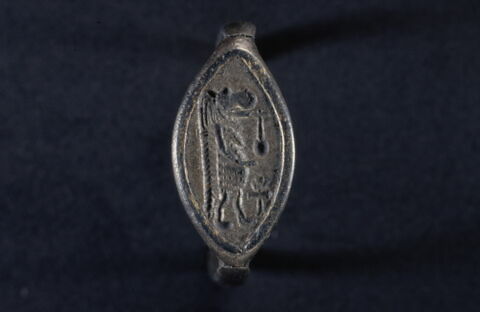 chevalière à chaton plat ; bague à chaton ovale, image 3/3