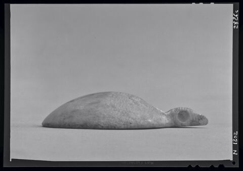 coupelle  ; vase plastique ; couvercle de vase, image 6/8