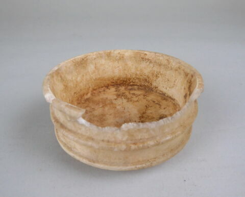 coupe cylindrique cerclée ; boîte  ; couvercle de vase, image 5/11