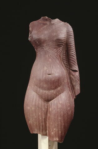 statue, image 2/13