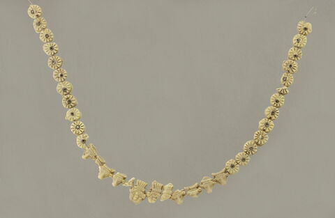 collier ; perle