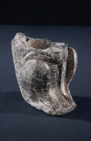 figurine ; vase plastique