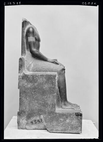 statue, image 5/6