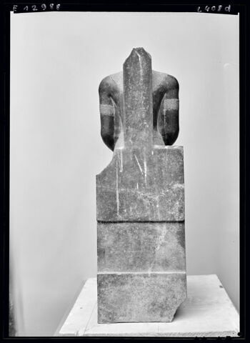 statue, image 6/6