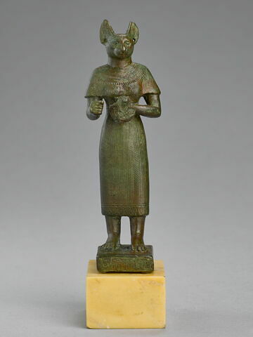 figurine, image 2/6