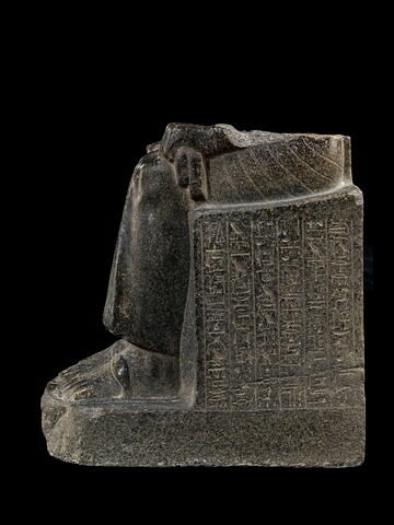 statue, image 5/6