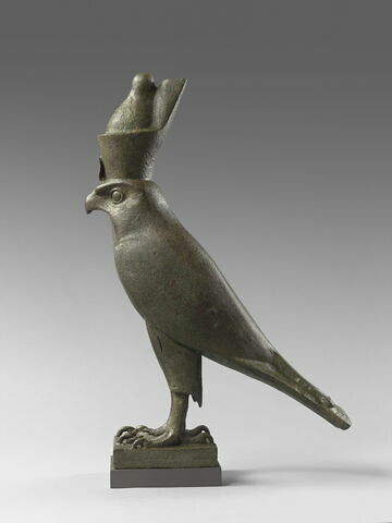 statue, image 3/7