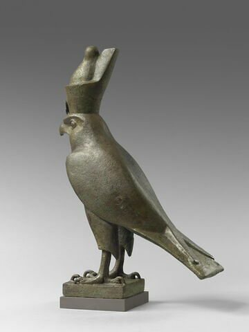 statue, image 4/7