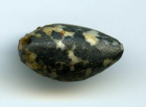 perle en demi olive