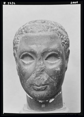 statue, image 5/5