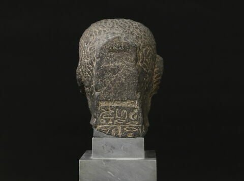 statue, image 6/12