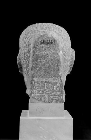statue, image 11/12