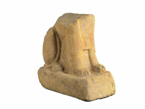 statue