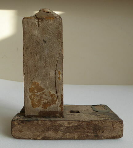 figurine d'Osiris à l'obélisque  ; cercueil d'animal, image 2/7
