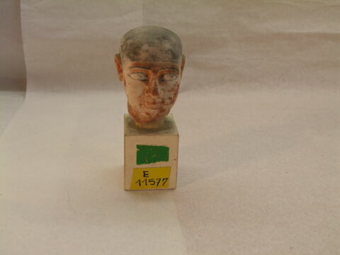 statue, image 2/2