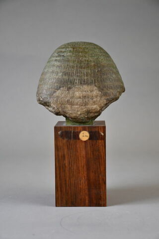 statue, image 3/8